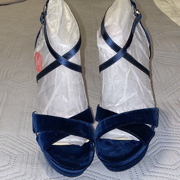 Blue Platform heel by Jessica Simpson - Picture 3 of 7